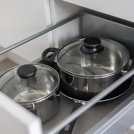 아파트 Urban Oasis With Queen Bed And View Be-34