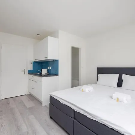 아파트 Urban Oasis With Queen Bed And View Be-34